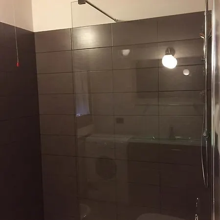 Casa Nadia 펜션 카스텔누보델가다
