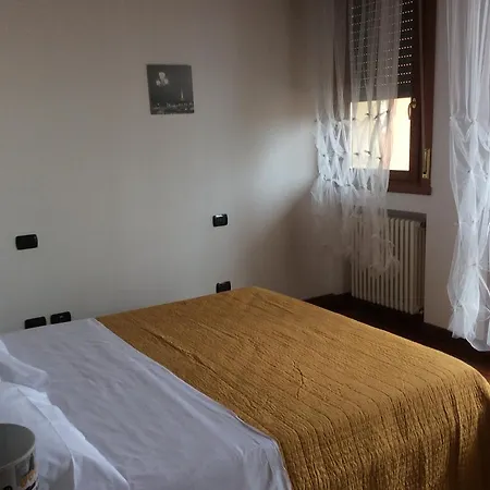 Casa Nadia * 카스텔누보델가다